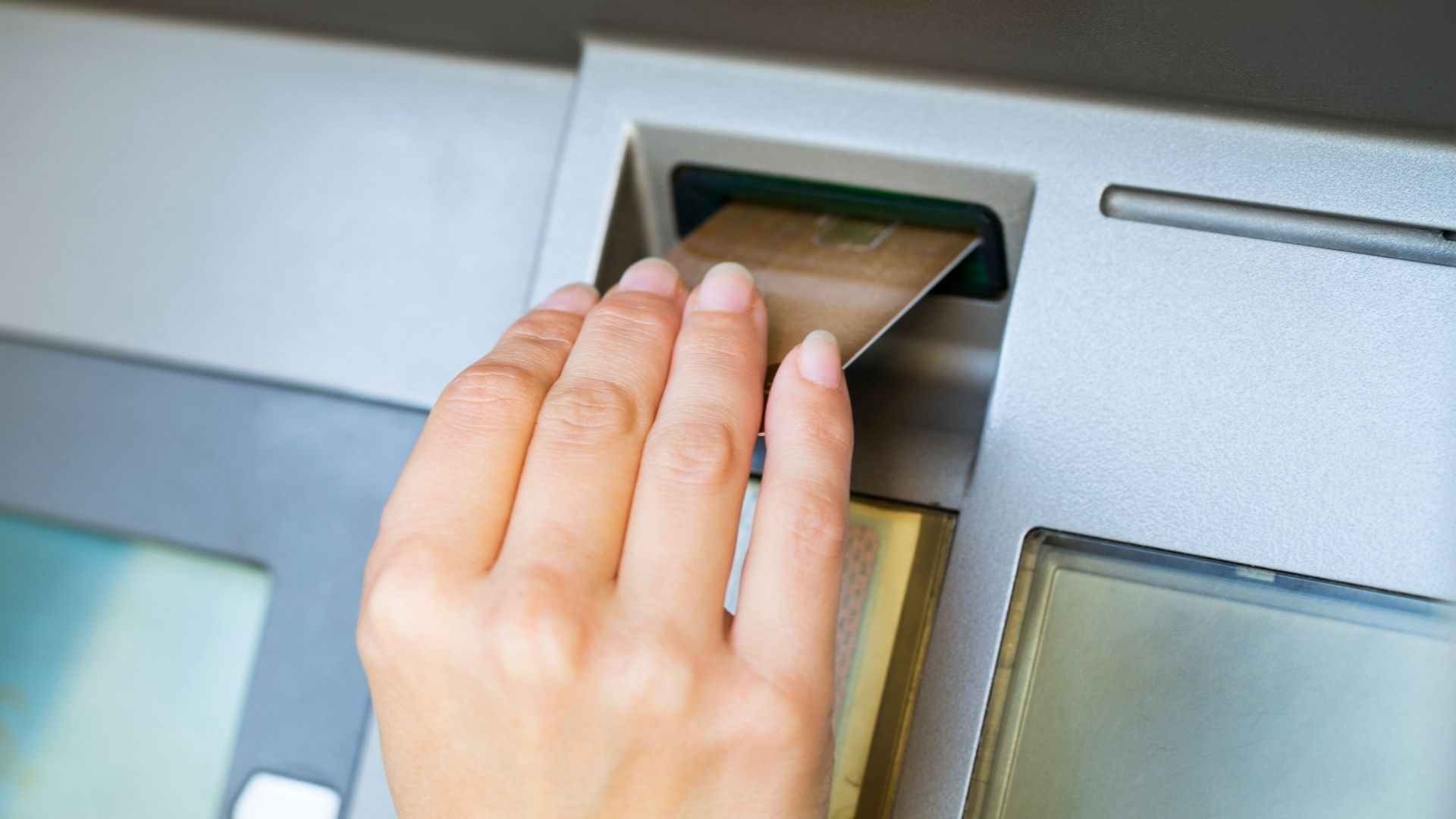 Rút tiền thẻ tín dụng quận 5 tại cây ATM